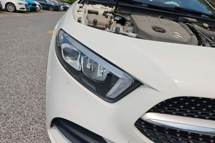 Used Mercedes-Benz A-Class 2022 Revised Version A 200 L Sport Sedan Fashionable Style Right Front Headlight
