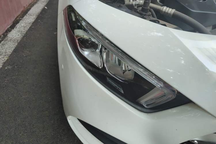 Used Mercedes-Benz A-Class 2022 Second Facelift A 200 L Sport Sedan Fashion Version Right Front Headlight