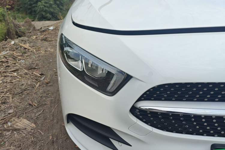 Used Mercedes-Benz A-Class 2022 Second Facelift A 200 L Sport Sedan Fashion Version Right Front Headlight