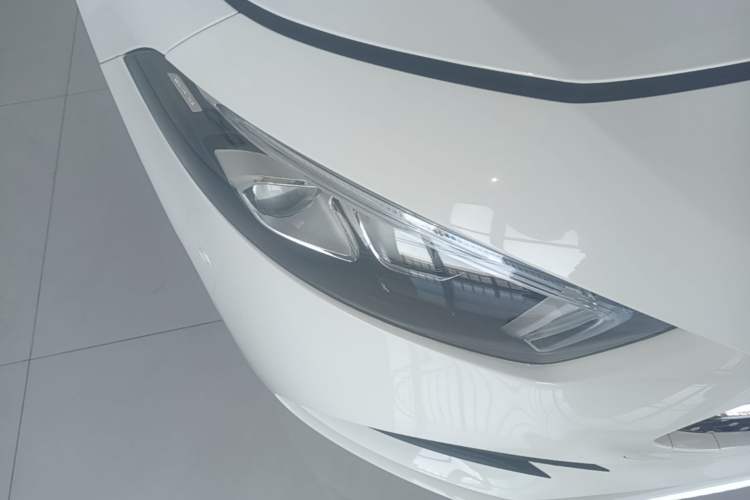 Used Mercedes-Benz A-Class 2022 Second Facelift A 200 L Sport Sedan Fashion Version Right Front Headlight