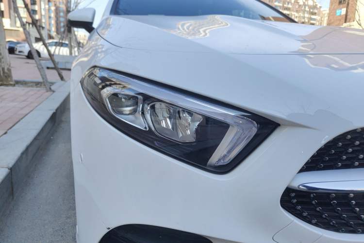 Used Mercedes-Benz A-Class 2022 Revised Version A 200 L Sport Sedan Fashionable Style Right Front Headlight