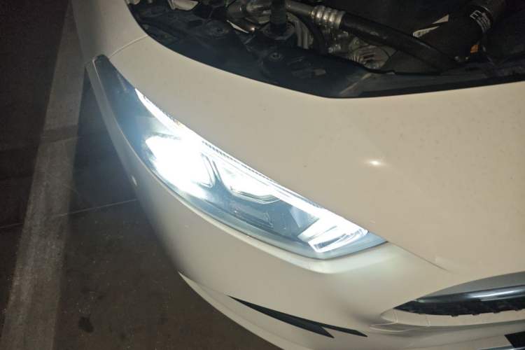 Used Mercedes-Benz A-Class 2022 Second Facelift A 200 L Sport Sedan Fashion Version Right Front Headlight
