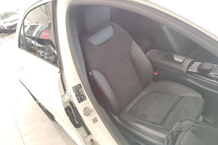 Used Mercedes-Benz A-Class 2022 Revised Version A 200 L Sport Sedan Fashionable Style Right Front Seat