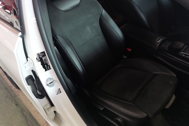 Used Mercedes-Benz A-Class 2022 Second Facelift A 200 L Sport Sedan Fashion Version Right Front Seat