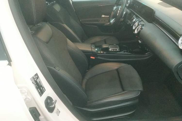 Used Mercedes-Benz A-Class 2022 Revised Version A 200 L Sport Sedan Fashionable Style Right Front Seat