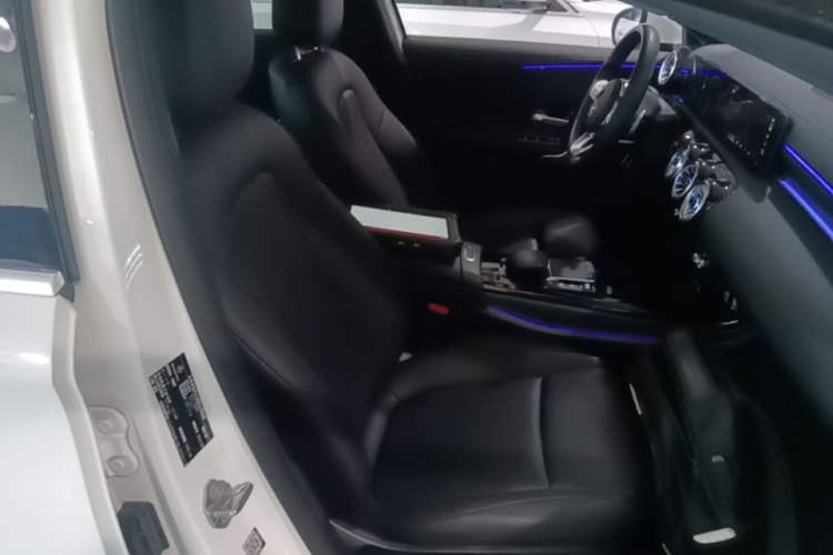 Used Mercedes-Benz A-Class 2022 Second Facelift A 200 L Sport Sedan Fashion Version Right Front Seat