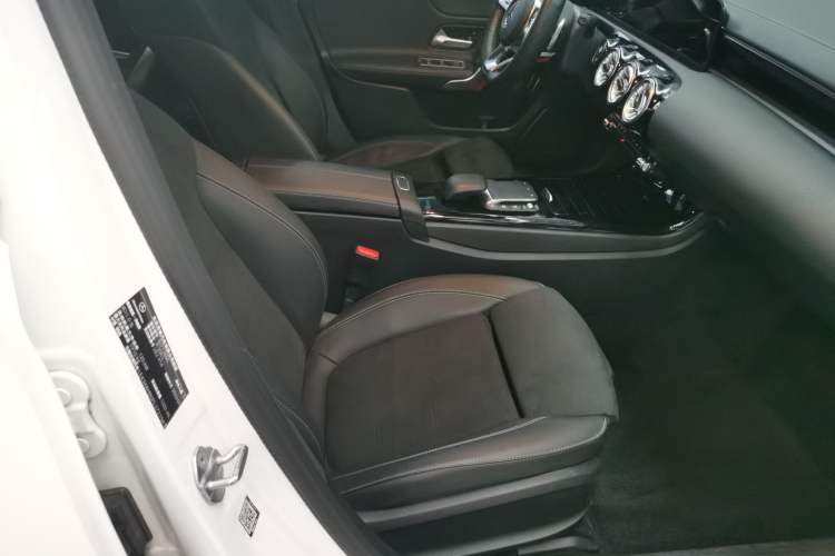 Used Mercedes-Benz A-Class 2022 Revised Version A 200 L Sport Sedan Fashionable Style Right Front Seat