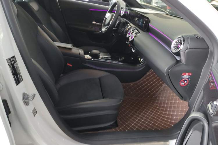 Used Mercedes-Benz A-Class 2022 Revised Version A 200 L Sport Sedan Fashionable Style Right Front Seat
