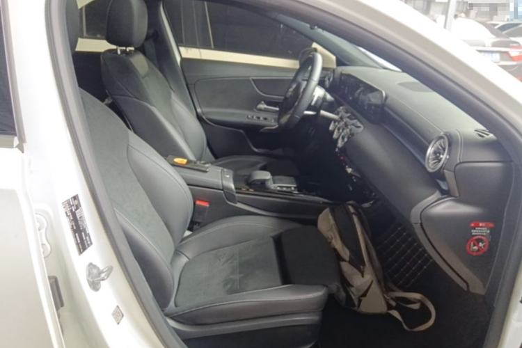 Used Mercedes-Benz A-Class 2022 Revised Version A 200 L Sport Sedan Fashionable Style Right Front Seat