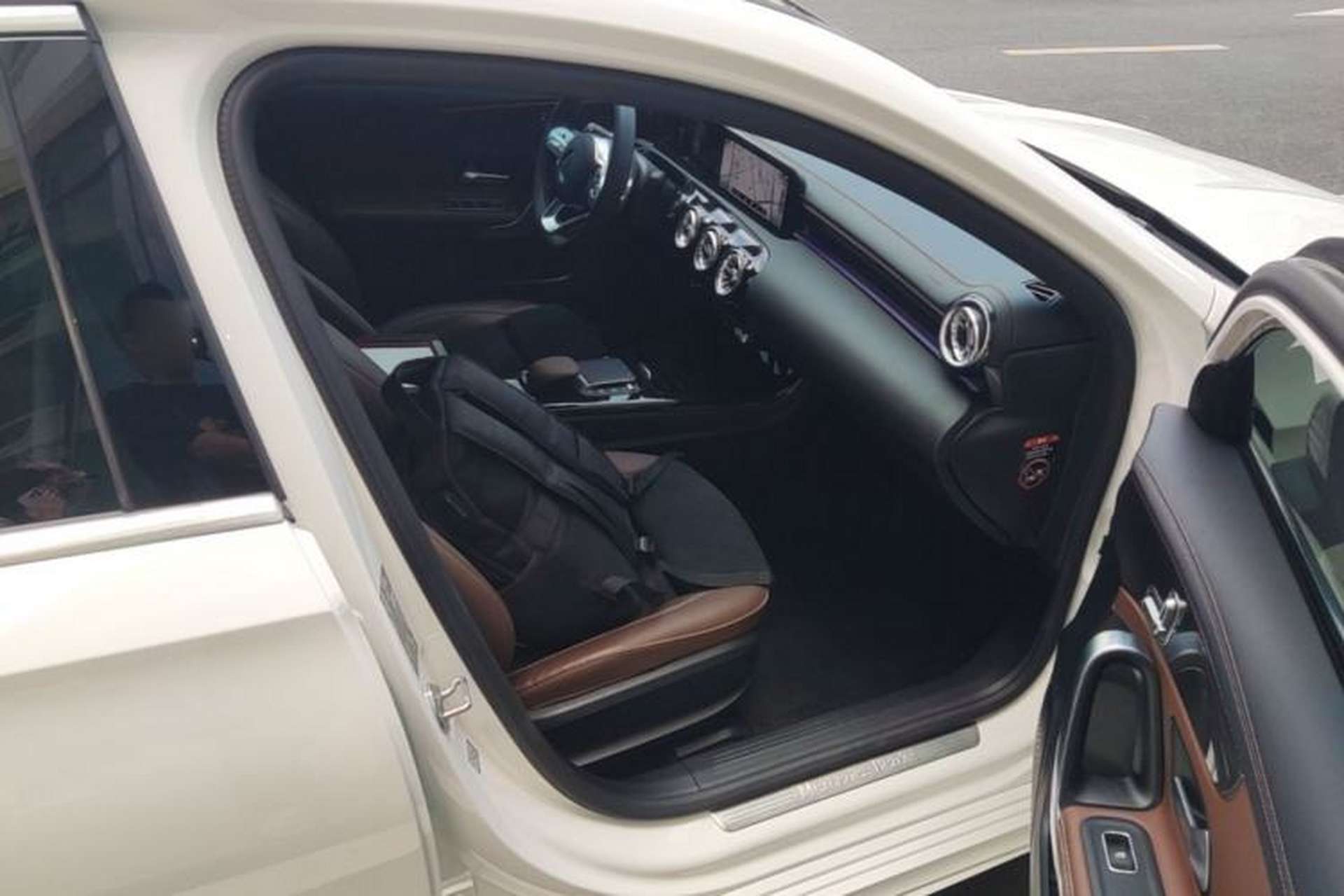 Used Mercedes-Benz A-Class 2022 Revised Version A 200 L Sport Sedan Fashionable Style Right Front Seat