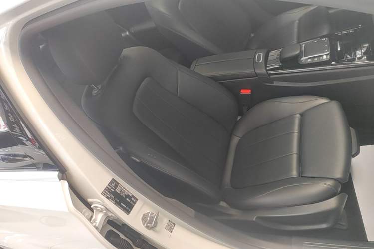 Used Mercedes-Benz A-Class 2022 Restyled A 200 L Sport Sedan Fashion Version Right Front Seat