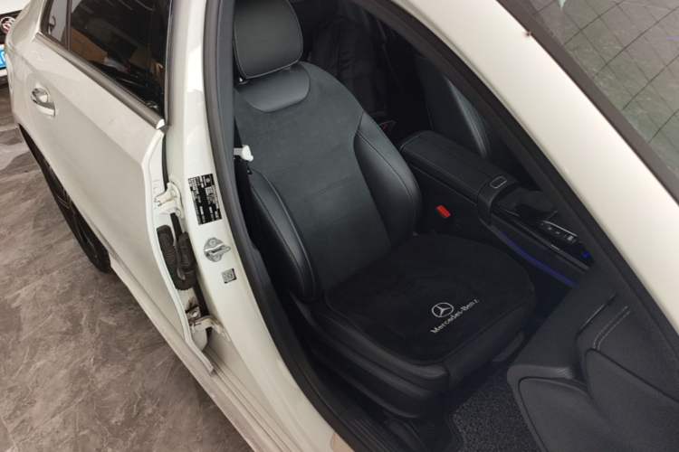 Used Mercedes-Benz A-Class 2022 Revised Version A 200 L Sport Sedan Fashionable Style Right Front Seat