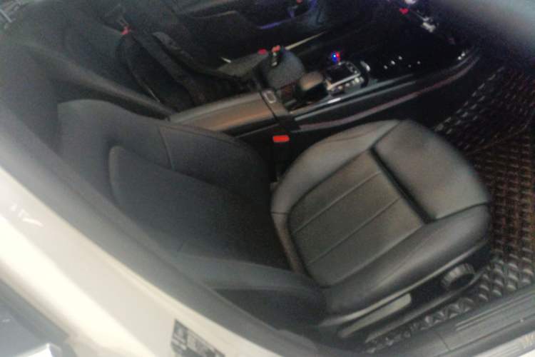 Used Mercedes-Benz A-Class 2022 Restyled A 200 L Sport Sedan Fashion Version Right Front Seat