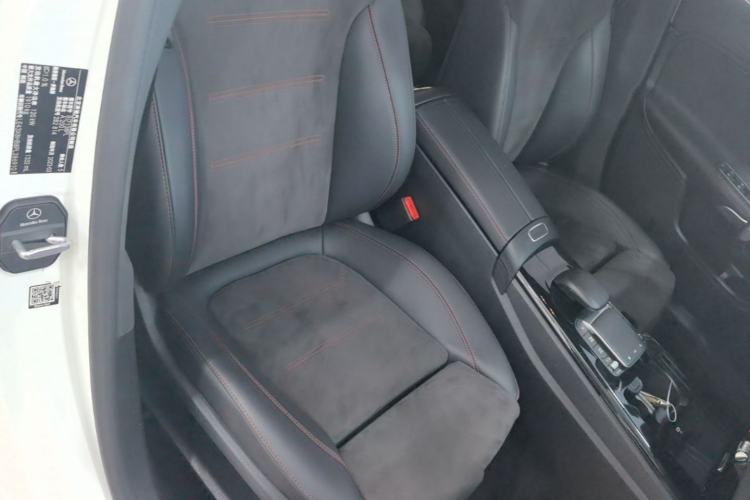 Used Mercedes-Benz A-Class 2022 Revised Version A 200 L Sport Sedan Fashionable Style Right Front Seat