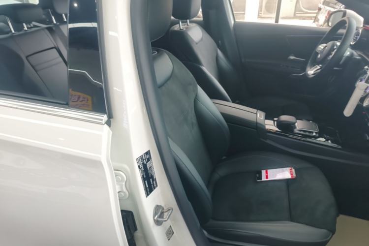 Used Mercedes-Benz A-Class 2022 Second Facelift A 200 L Sport Sedan Fashion Version Right Front Seat