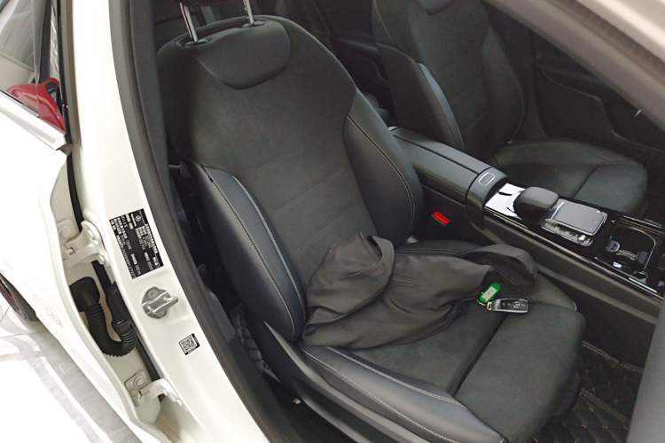 Used Mercedes-Benz A-Class 2022 Revised Version A 200 L Sport Sedan Fashionable Style Right Front Seat