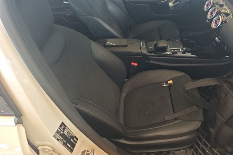 Used Mercedes-Benz A-Class 2022 Revised Version A 200 L Sport Sedan Fashionable Style Right Front Seat