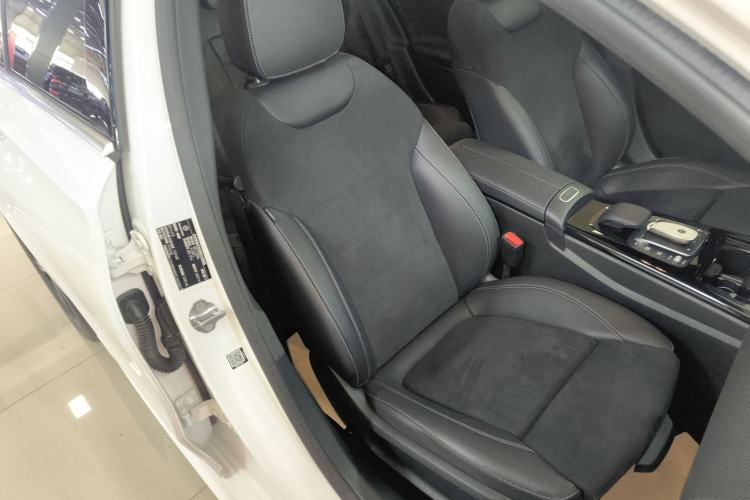 Used Mercedes-Benz A-Class 2022 Revised Version A 200 L Sport Sedan Fashionable Style Right Front Seat