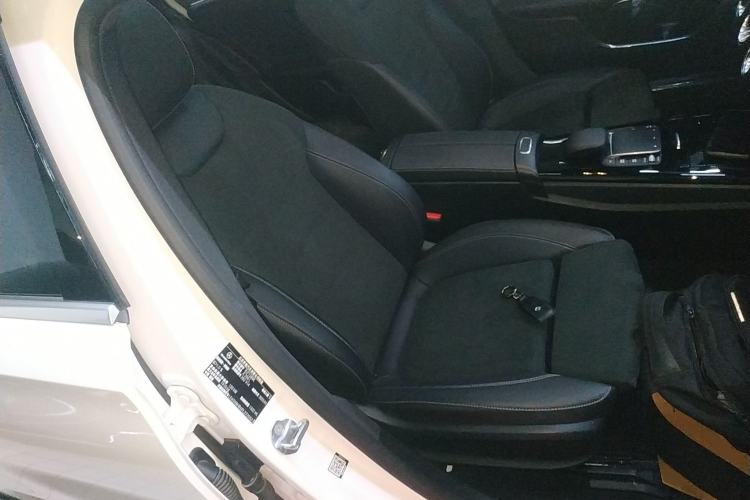 Used Mercedes-Benz A-Class 2022 Revised Version A 200 L Sport Sedan Fashionable Style Right Front Seat