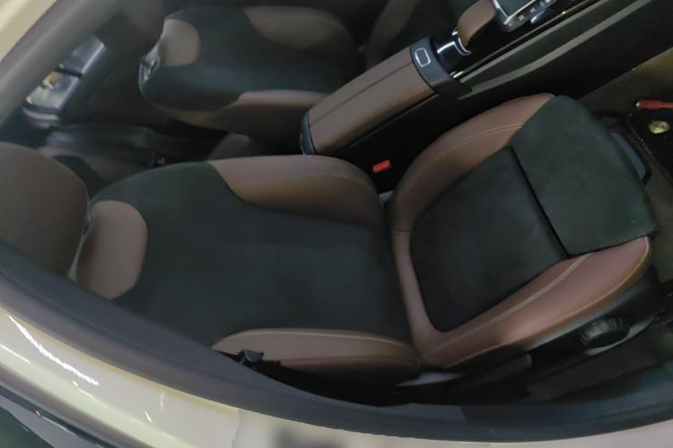 Used Mercedes-Benz A-Class 2022 Second Facelift A 200 L Sport Sedan Fashion Version Right Front Seat