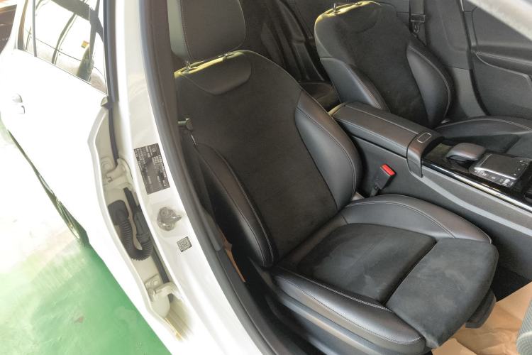 Used Mercedes-Benz A-Class 2022 Revised Version A 200 L Sport Sedan Fashionable Style Right Front Seat