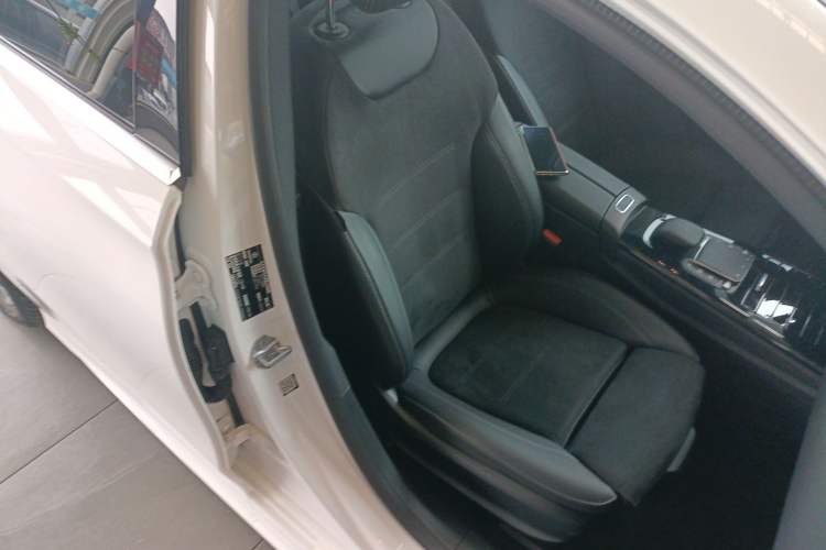 Used Mercedes-Benz A-Class 2022 Revised Version A 200 L Sport Sedan Fashionable Style Right Front Seat