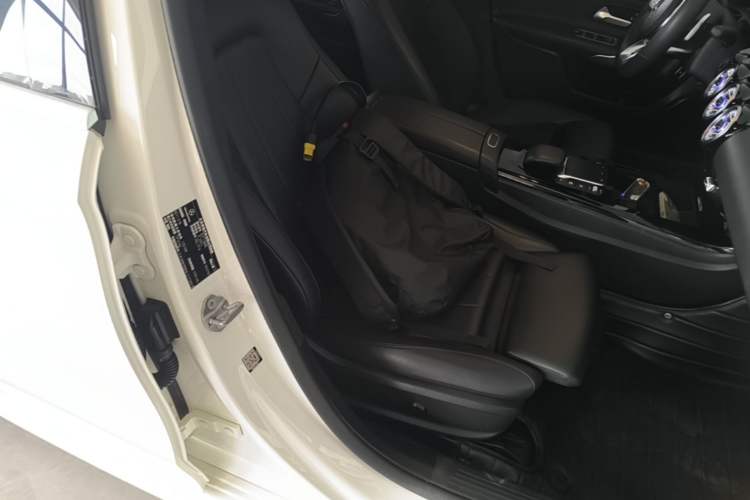 Used Mercedes-Benz A-Class 2022 Restyled A 200 L Sport Sedan Fashion Version Right Front Seat