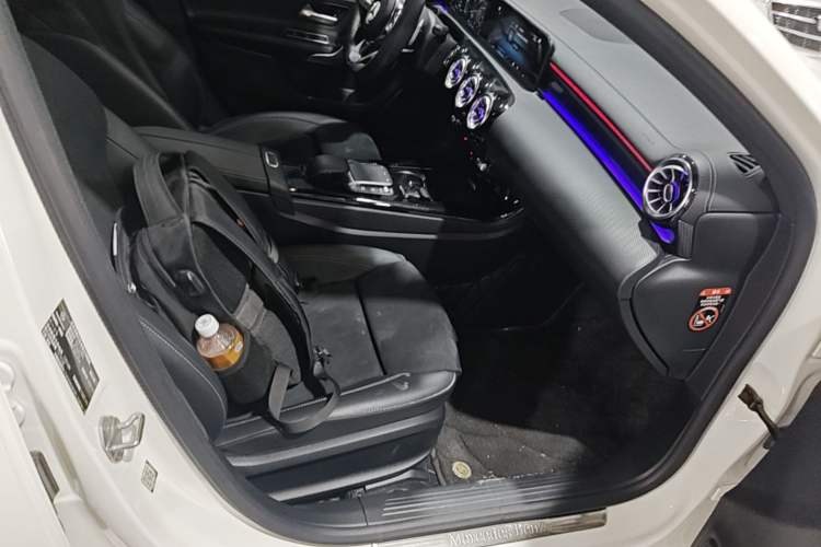 Used Mercedes-Benz A-Class 2022 Revised Version A 200 L Sport Sedan Fashionable Style Right Front Seat