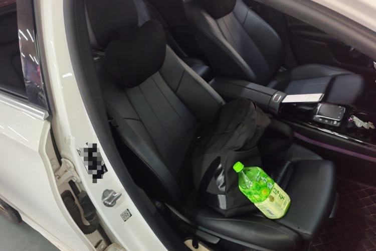 Used Mercedes-Benz A-Class 2022 Restyled A 200 L Sport Sedan Fashion Version Right Front Seat