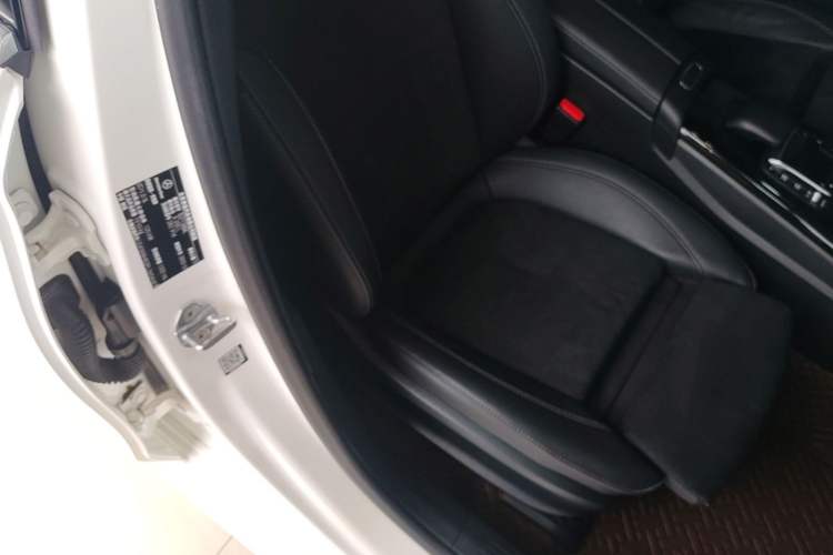 Used Mercedes-Benz A-Class 2022 Revised Version A 200 L Sport Sedan Fashionable Style Right Front Seat