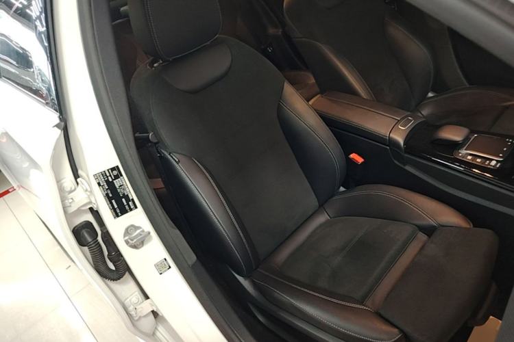 Used Mercedes-Benz A-Class 2022 Revised Version A 200 L Sport Sedan Fashionable Style Right Front Seat