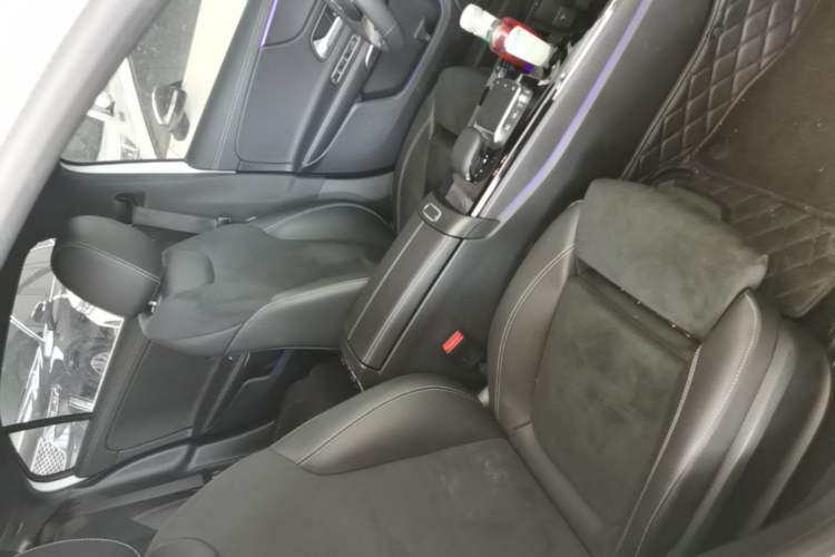 Used Mercedes-Benz A-Class 2022 Revised Version A 200 L Sport Sedan Fashionable Style Right Front Seat