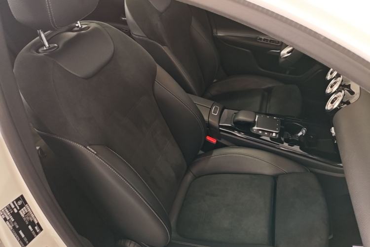 Used Mercedes-Benz A-Class 2022 Second Facelift A 200 L Sport Sedan Fashion Version Right Front Seat