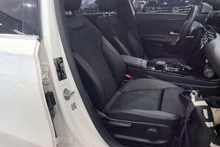 Used Mercedes-Benz A-Class 2022 Second Facelift A 200 L Sport Sedan Fashion Version Right Front Seat