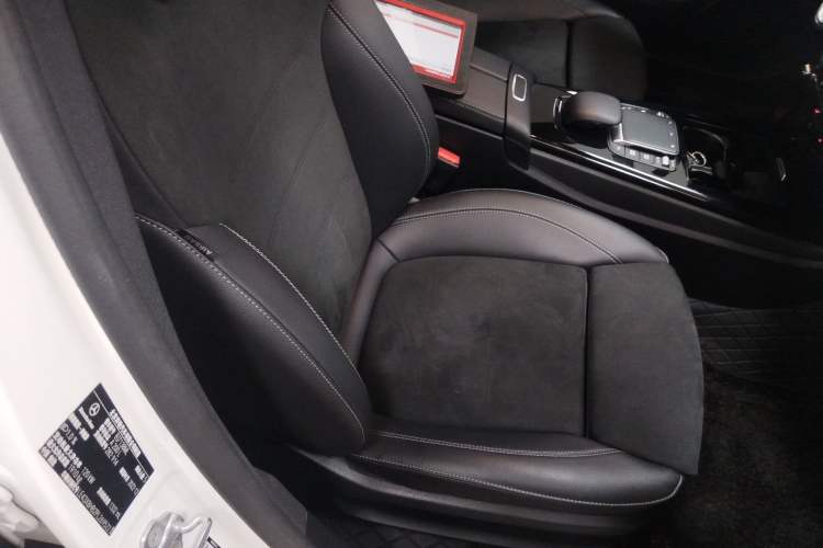 Used Mercedes-Benz A-Class 2022 Revised Version A 200 L Sport Sedan Fashionable Style Right Front Seat