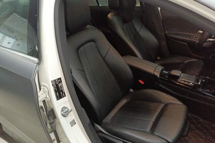 Used Mercedes-Benz A-Class 2022 Restyled A 200 L Sport Sedan Fashion Version Right Front Seat