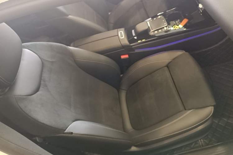Used Mercedes-Benz A-Class 2022 Revised Version A 200 L Sport Sedan Fashionable Style Right Front Seat