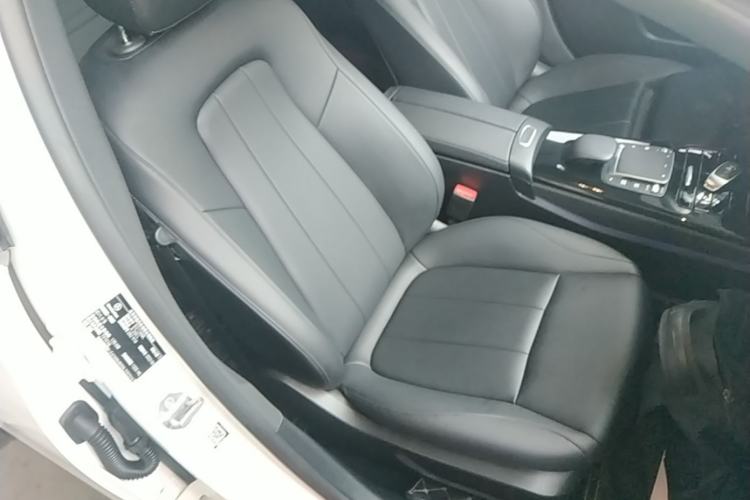 Used Mercedes-Benz A-Class 2022 Second Facelift A 200 L Sport Sedan Fashion Version Right Front Seat