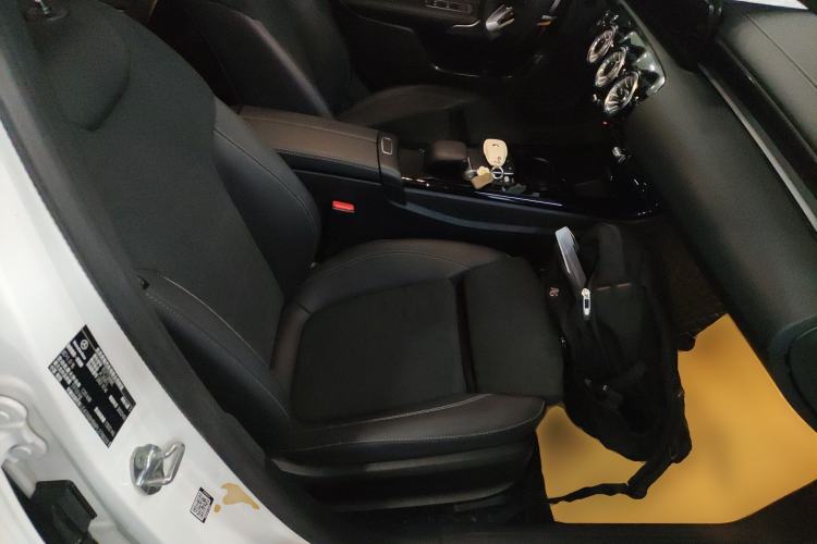 Used Mercedes-Benz A-Class 2022 Revised Version A 200 L Sport Sedan Fashionable Style Right Front Seat