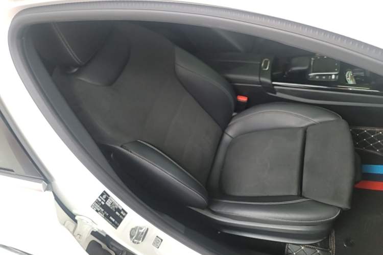 Used Mercedes-Benz A-Class 2022 Revised Version A 200 L Sport Sedan Fashionable Style Right Front Seat