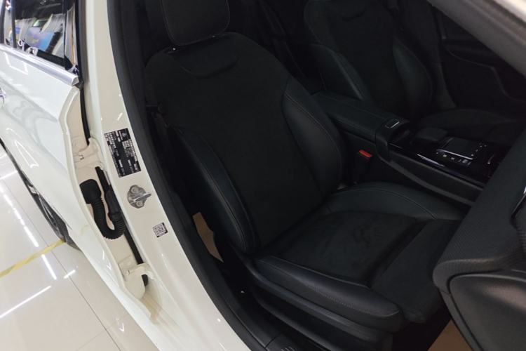 Used Mercedes-Benz A-Class 2022 Revised Version A 200 L Sport Sedan Fashionable Style Right Front Seat