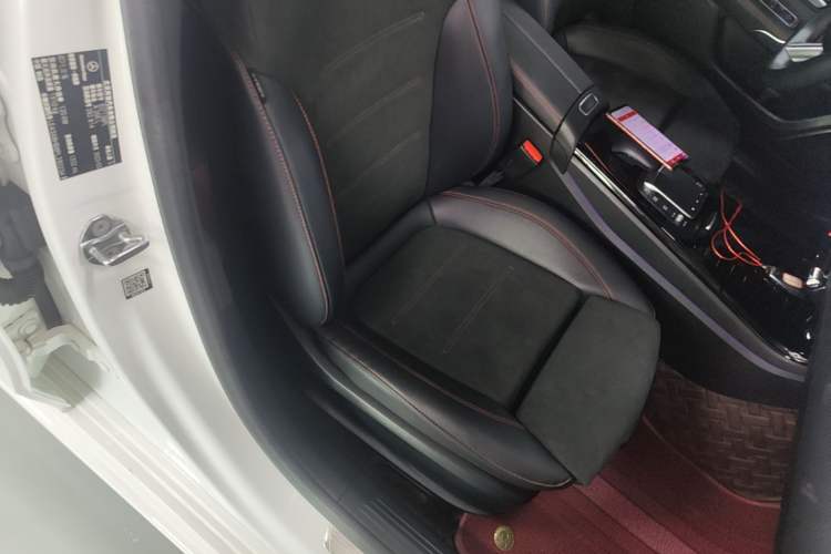 Used Mercedes-Benz A-Class 2022 Revised Version A 200 L Sport Sedan Fashionable Style Right Front Seat