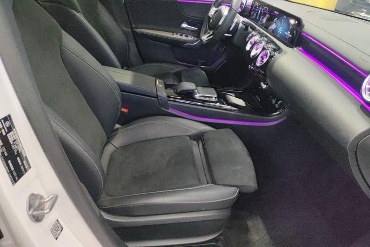 Used Mercedes-Benz A-Class 2022 Revised Version A 200 L Sport Sedan Fashionable Style Right Front Seat