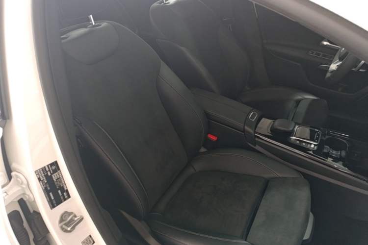 Used Mercedes-Benz A-Class 2022 Second Facelift A 200 L Sport Sedan Fashion Version Right Front Seat