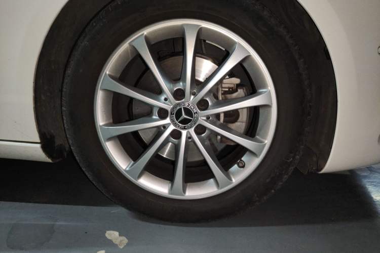 Used Mercedes-Benz A-Class 2022 A 200 Fashion Model Right Front Wheel Hub