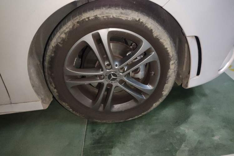 Used Mercedes-Benz A-Class 2022 Restyled A 180 L Sport Sedan Right Front Wheel Hub