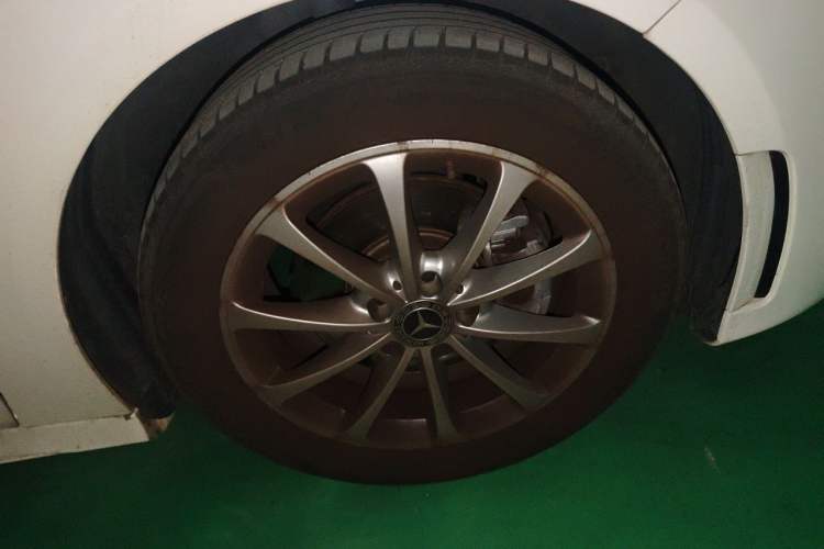 Used Mercedes-Benz A-Class 2022 A 200 L Sport Sedan Dynamic Model Right Front Wheel Hub