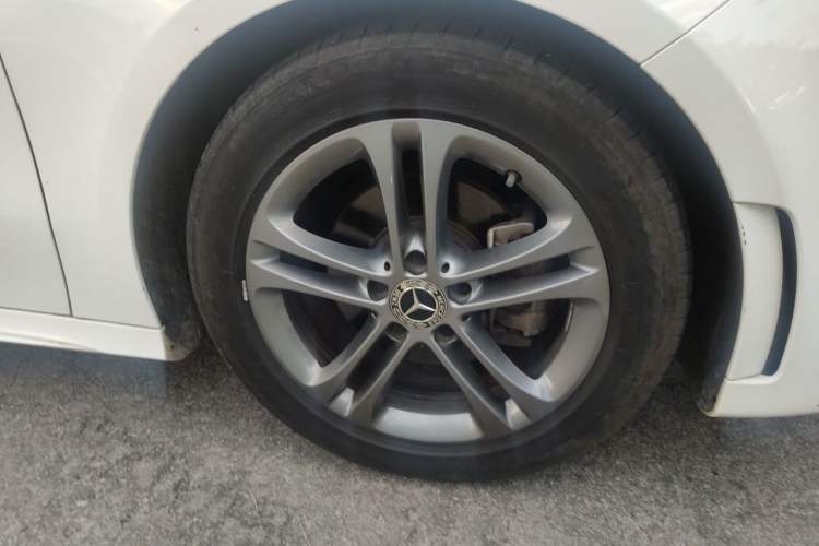 Used Mercedes-Benz A-Class 2022 A 180 L Right Front Wheel Hub