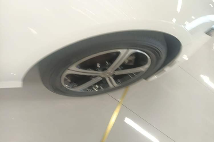 Used Mercedes-Benz A-Class 2022 Revised Version A 200 L Sport Sedan Fashionable Style Right Front Wheel Hub