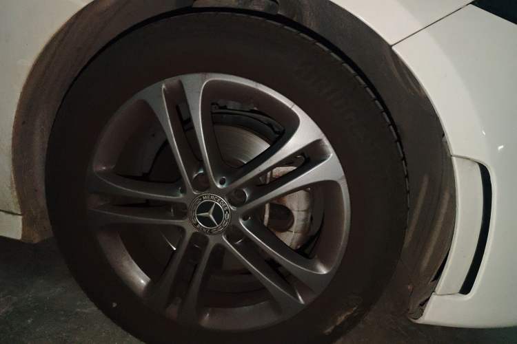 Used Mercedes-Benz A-Class 2022 A 180 L Sport Sedan Right Front Wheel Hub